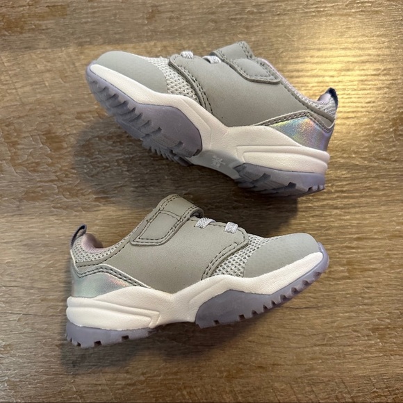 NWOB Cat & Jack Velcro WIDE Toddler Girls Sneakers - Picture 3 of 7